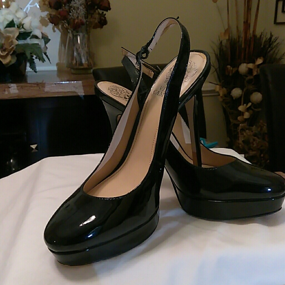Vince Camuto ladies pattent leather sling back